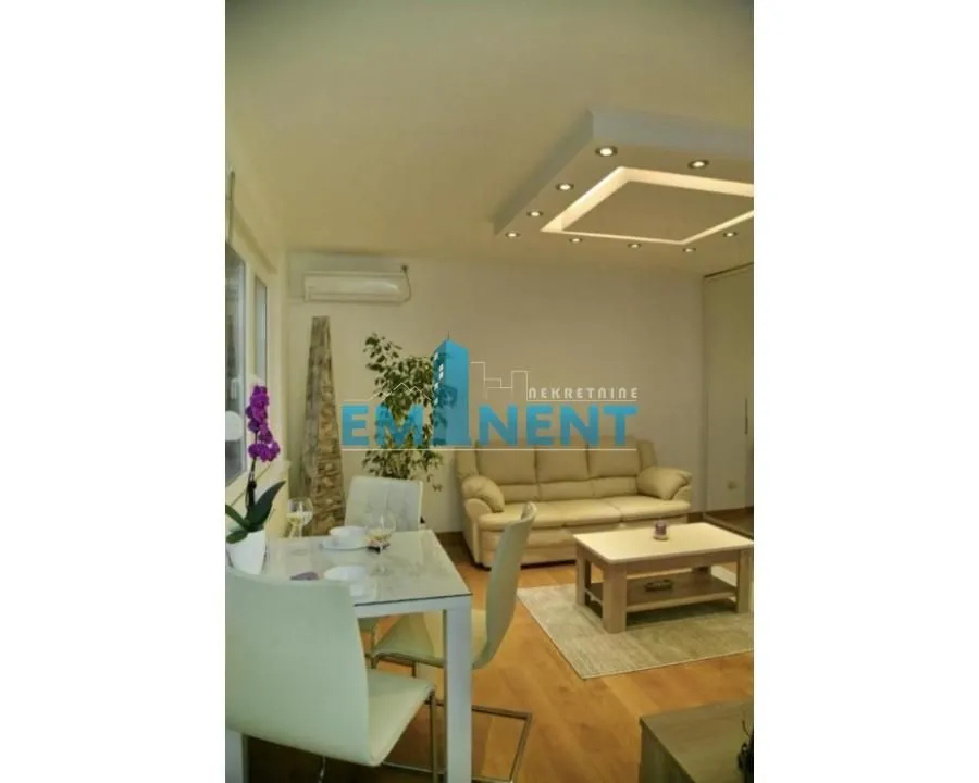 Rent, two bedroom apartment, 45m², Stari Grad, Beograd