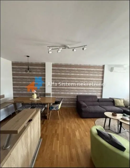 Izdavanje, trosoban stan, 70m², Novi Beograd Blok 1 Fontana, Novi Beograd Sve Podlokacije