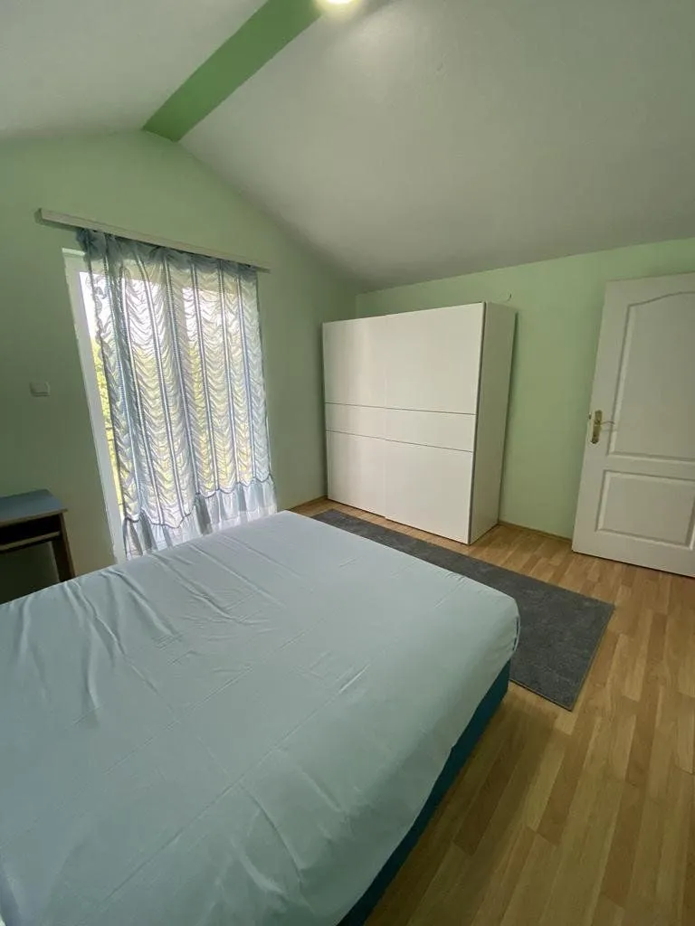 Rent, four bedroom apartment, 175m², Gornja Gorica, Podgorica