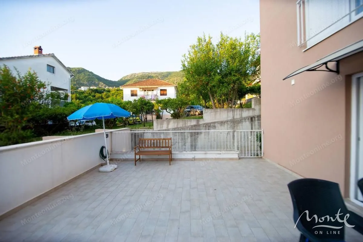 Prodaja, jednosoban stan, 62m², Kalimanj, Tivat