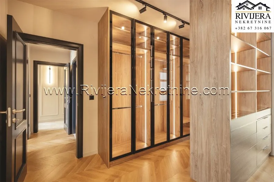 Prodaja, trosoban stan, 152m², Savina, Herceg Novi