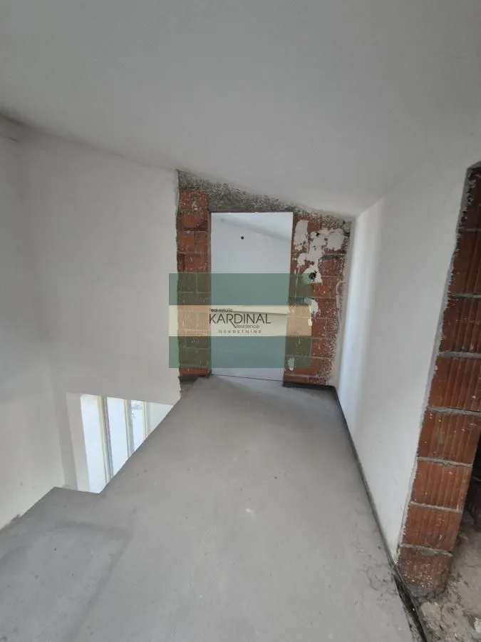 Prodaja, stan, 222m², Centar, Jagodina