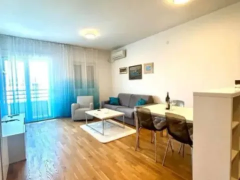 Prodaja, jednosoban stan, 51m², City Kvart, Podgorica - image 1