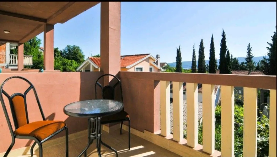 Izdavanje, jednosoban stan, 50m², Seljanovo, Tivat