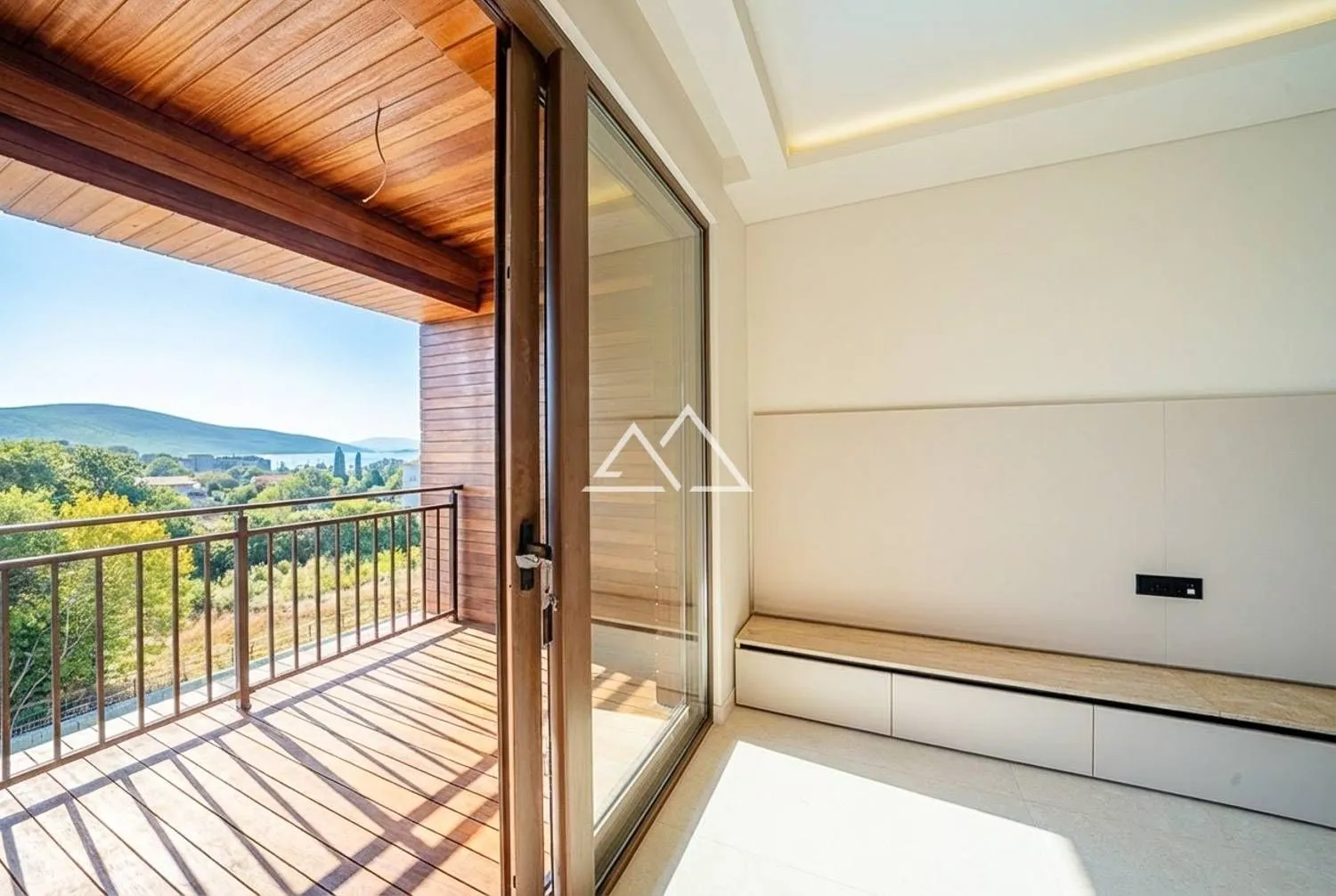 Prodaja, dvosoban stan, 124m², Tivat, Crna Gora