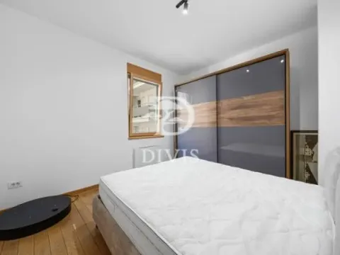 Prodaja, četvorosoban stan, 118m², Crveni Krst, Beograd - image 14