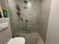 Izdavanje, dvosoban stan, 60m², Centar, Budva - image 10