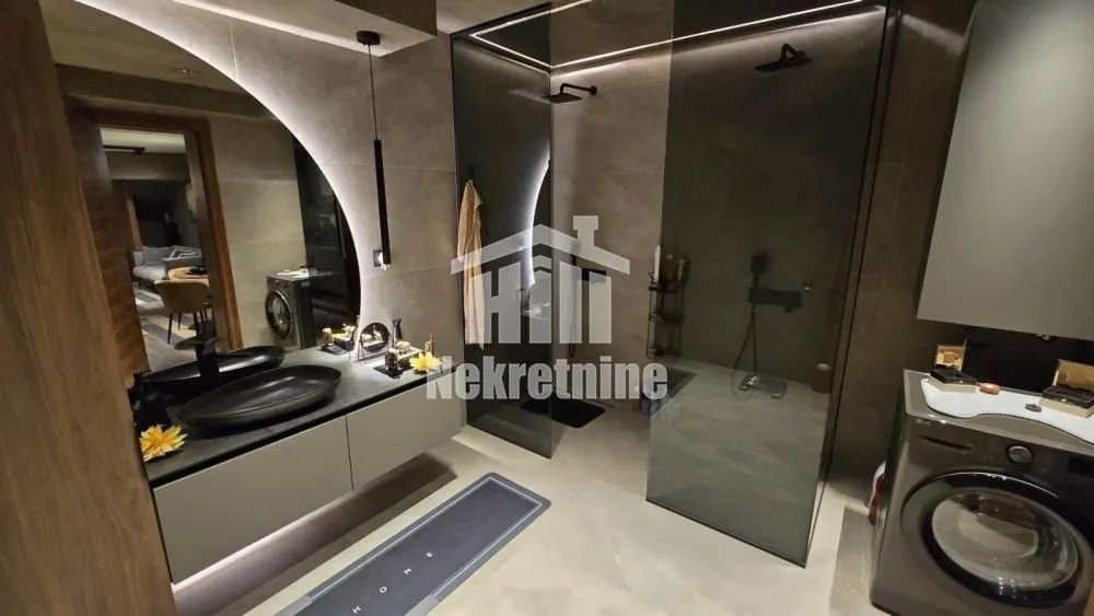 Sale, three bedroom apartment, 80m², Slavujev Venac, Zvezdara Sve Podlokacije