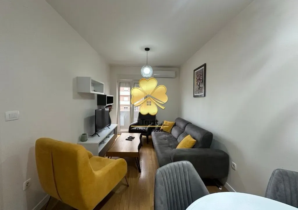 Izdavanje, jednosoban stan, 41m², Central Point, Podgorica