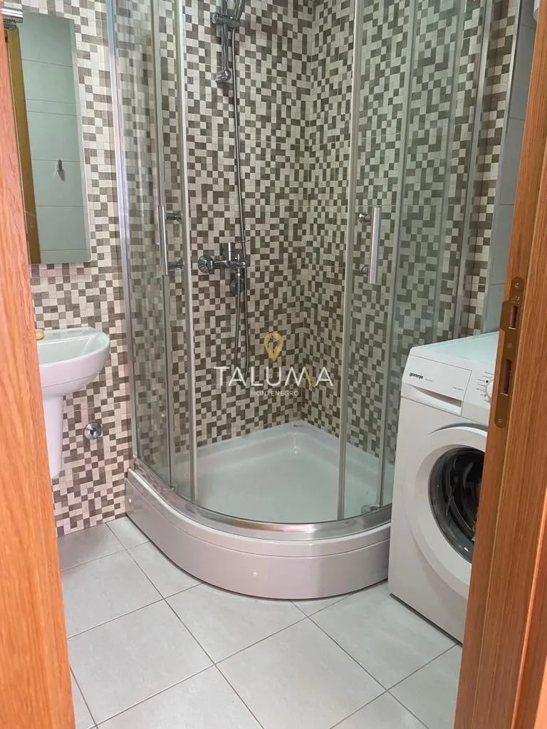 Izdavanje, jednosoban stan, 53m², City Kvart, Podgorica