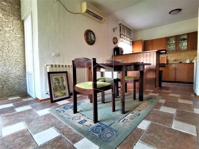 Rent, house, 250m², Stari Aerodrom, Podgorica