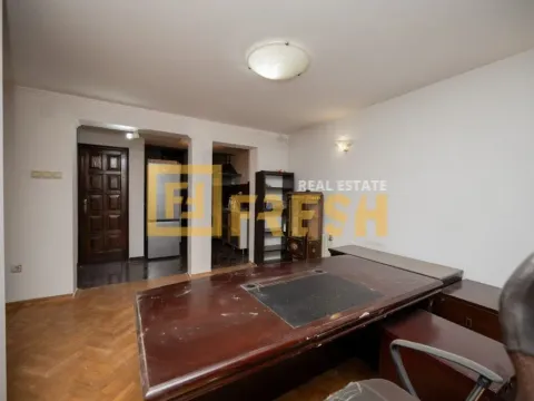 Izdavanje, kuća, 260m², Gorica C, Podgorica - image 11