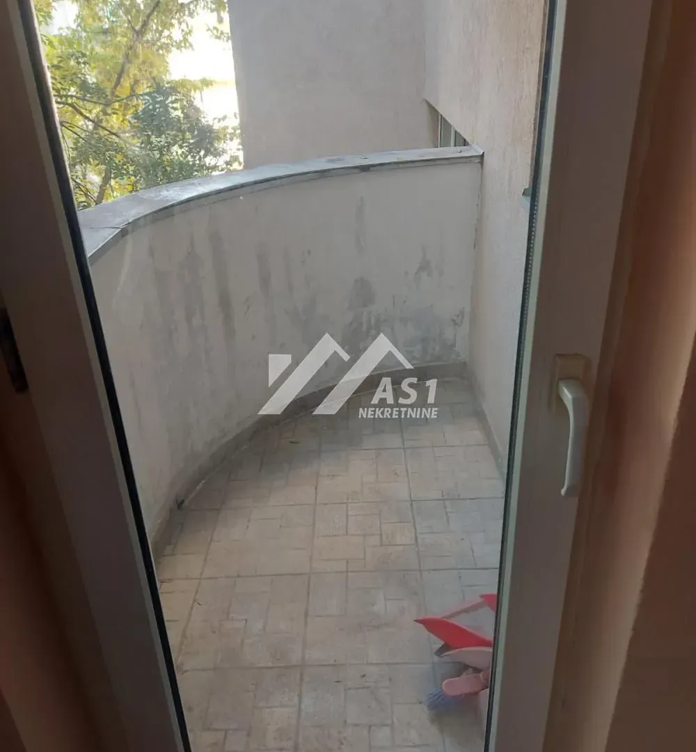 Izdavanje, jednosoban stan, 30m², Centar, Novi Sad