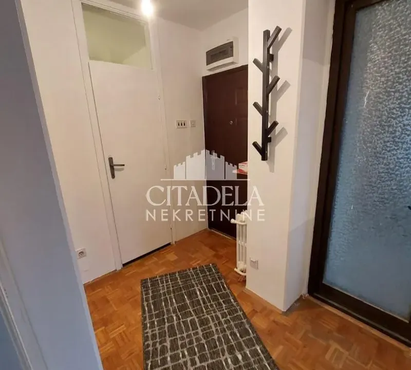 Izdavanje, jednosoban stan, 45m², Čukarica, Beograd