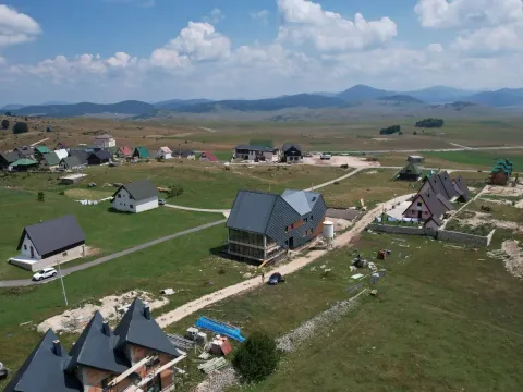 Prodaja, jednosoban stan, 32m², Žabljak, Crna Gora - image 13