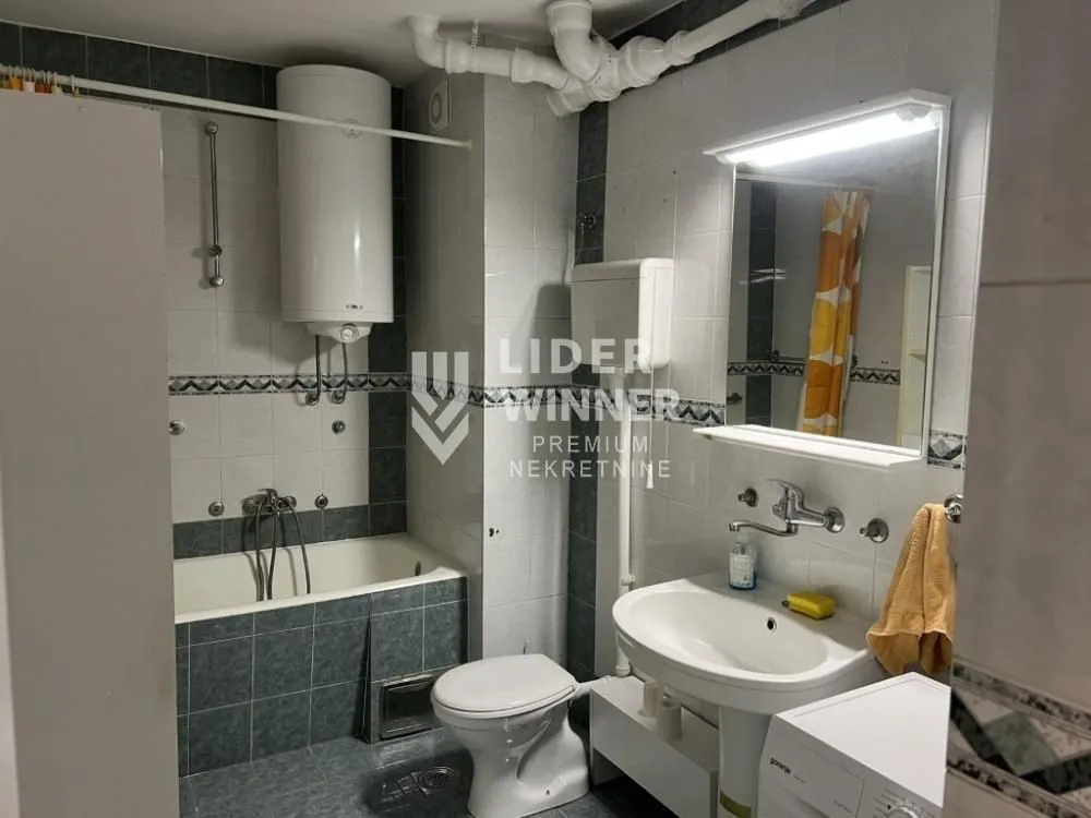 Izdavanje, trosoban stan, 88m², Vračar Sve Podlokacije, Beograd