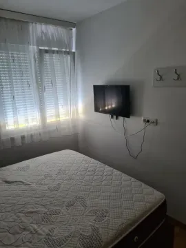 Rent, two bedroom apartment, 70m², Dalmatinska ulica, Podgorica - image 5