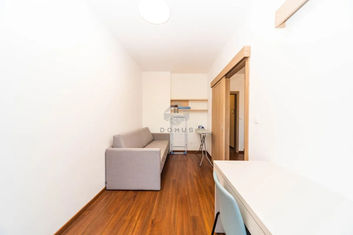 Izdavanje, trosoban stan, 89m², Master Kvart, Podgorica