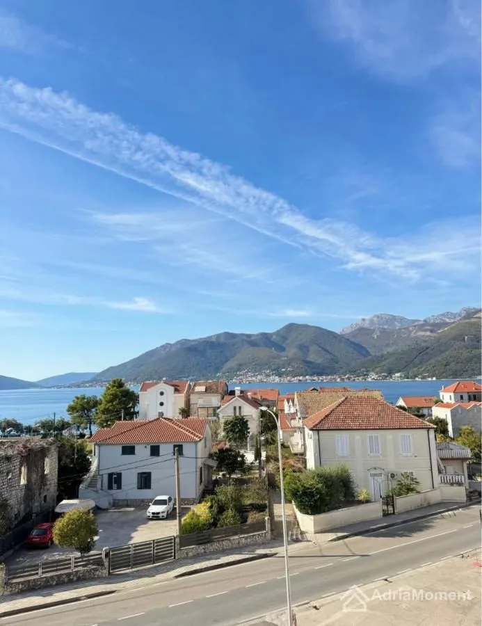 Prodaja, dvosoban stan, 52m², Donja Lastva, Tivat