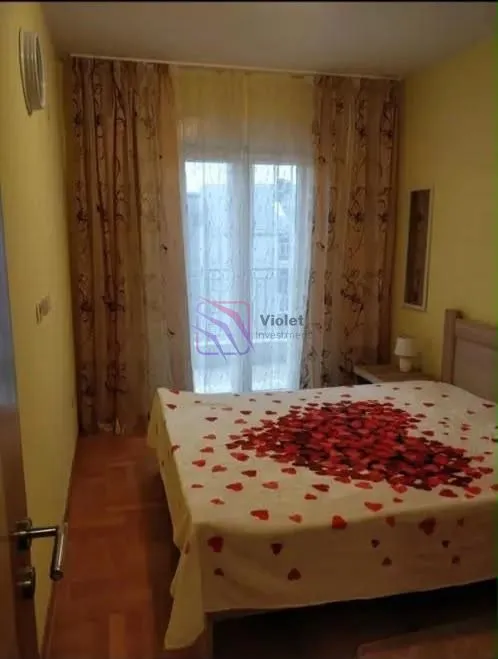 Izdavanje, jednosoban stan, 48m², Blok 6, Podgorica