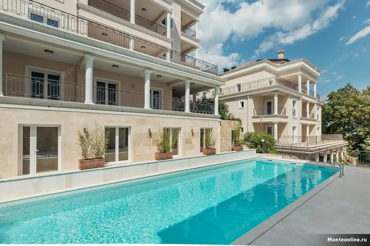 Prodaja, trosoban stan, 141m², Herceg Novi, Crna Gora