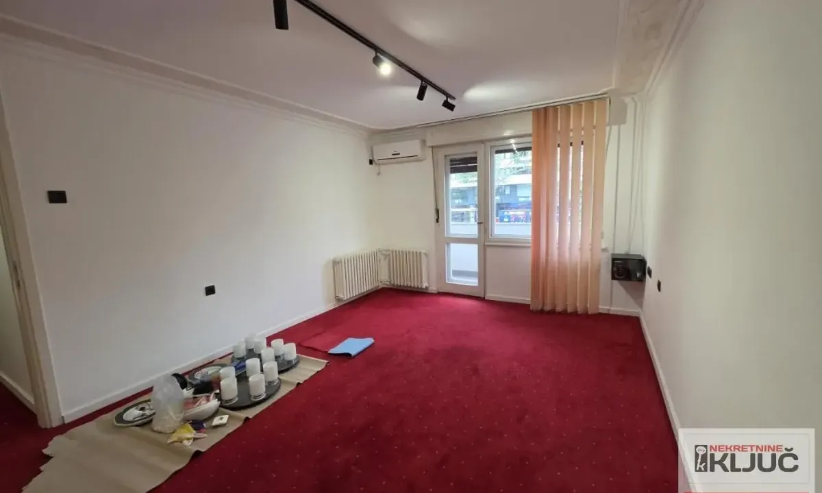 Izdavanje, trosoban stan, 73m², Spens, Novi Sad Sve Podlokacije