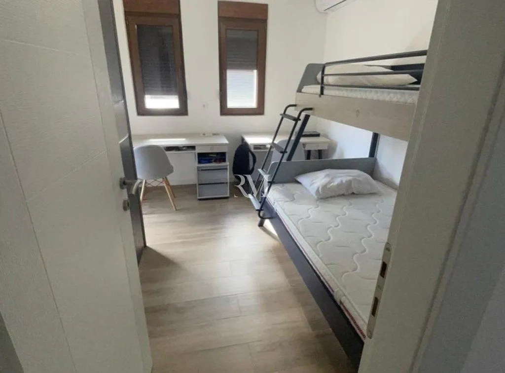 Prodaja, trosoban stan, 98m², Dobrota, Kotor
