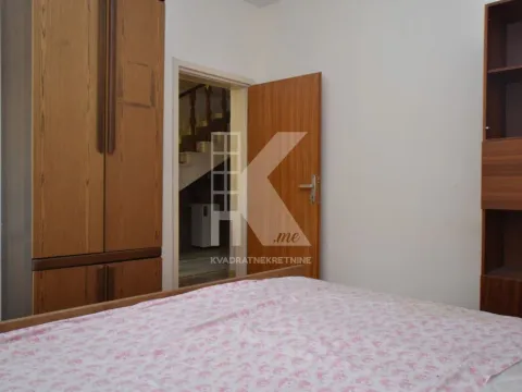 Prodaja, kuća, 240m², Dahna, Podgorica - image 37