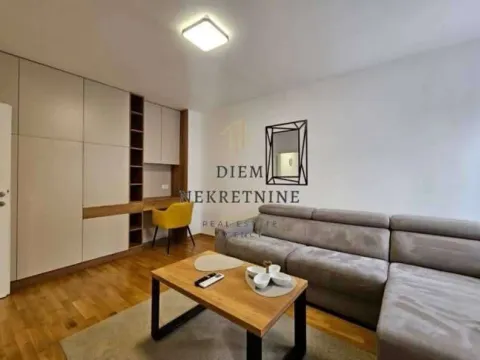 Izdavanje, jednosoban stan, 50m², Centar, Bar - image 4