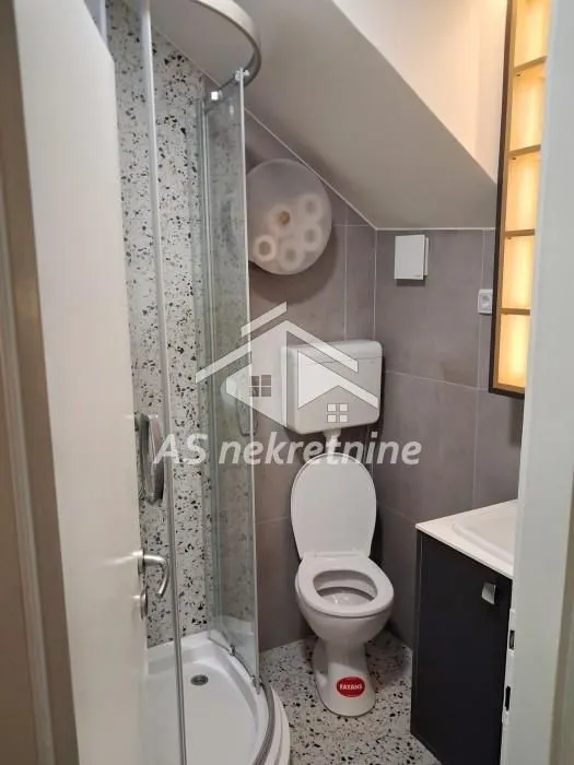 Izdavanje, dvosoban stan, 54m², Kalenić Pijaca, Vračar Sve Podlokacije