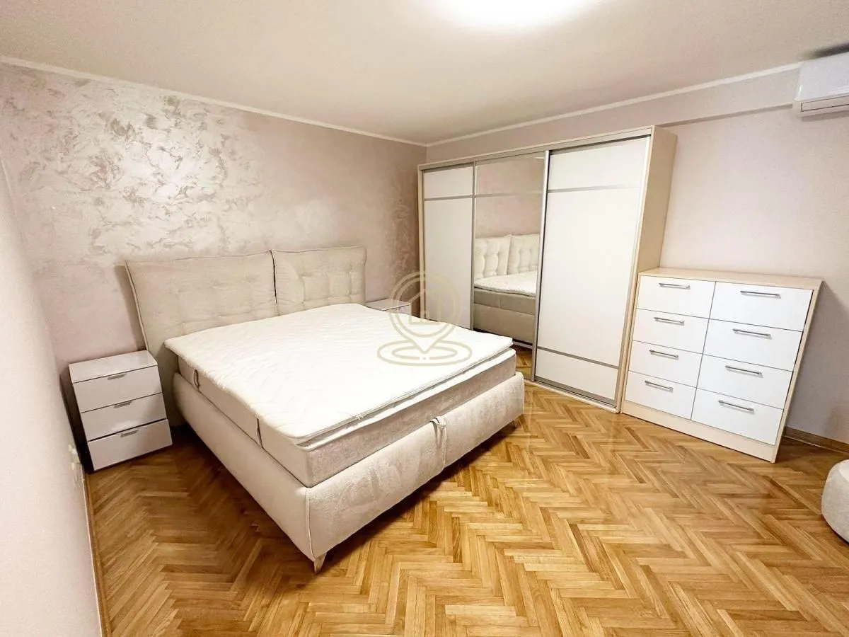 Izdavanje, dvosoban stan, 58m², Stari Grad, Beograd