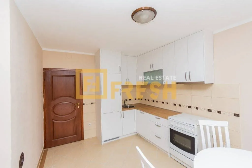 Rent, house, 180m², Kokoti, Podgorica