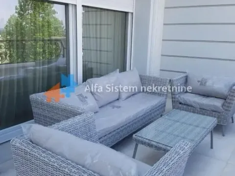 Izdavanje, stan, 215m², Senjak, Beograd - image 6