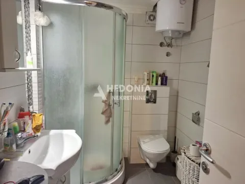 Sale, three bedroom apartment, 71m², Južni Bulevar, Vračar Sve Podlokacije - image 10