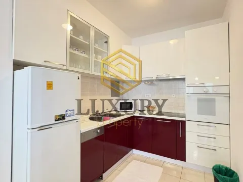 Izdavanje, dvosoban stan, 60m², City Kvart, Podgorica - image 2