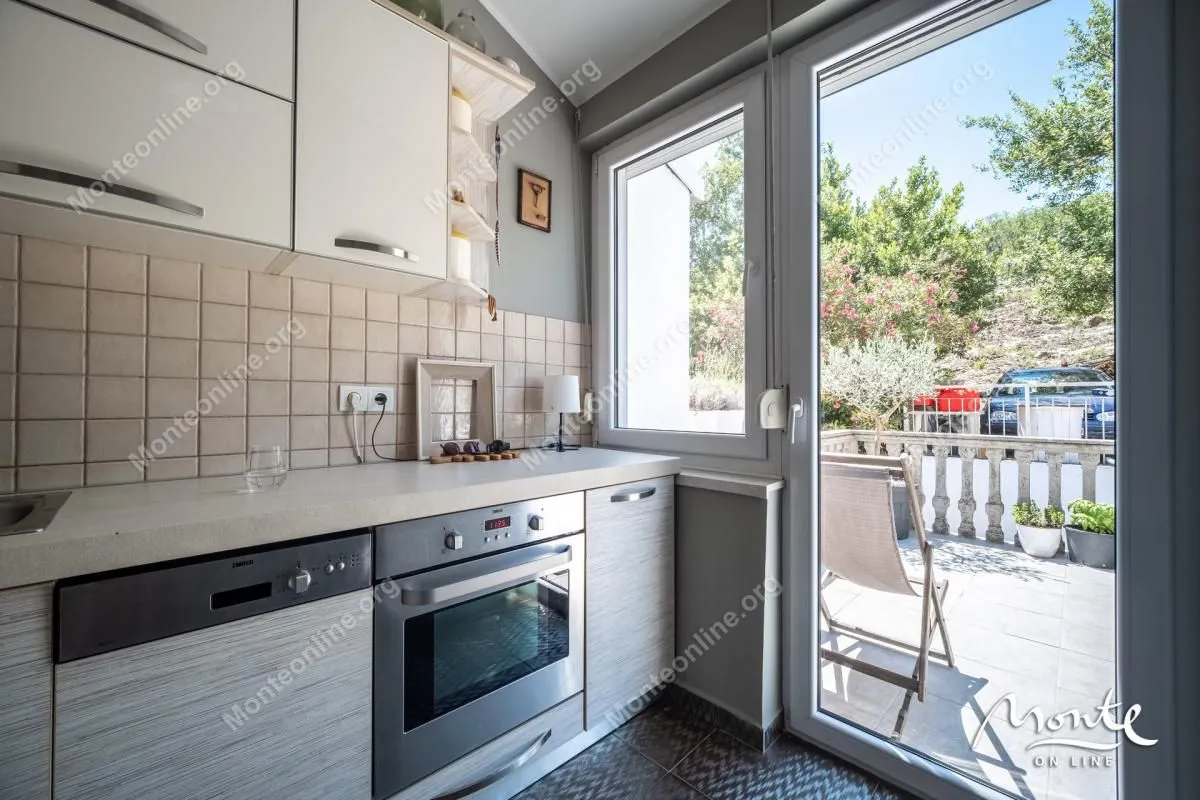 Prodaja, jednosoban stan, 33m², Krašići, Tivat