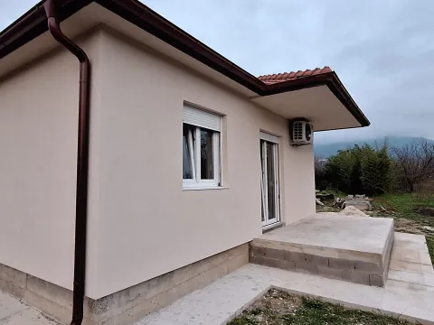 Izdavanje, kuća, 70m², Radanovići, Kotor - image 3