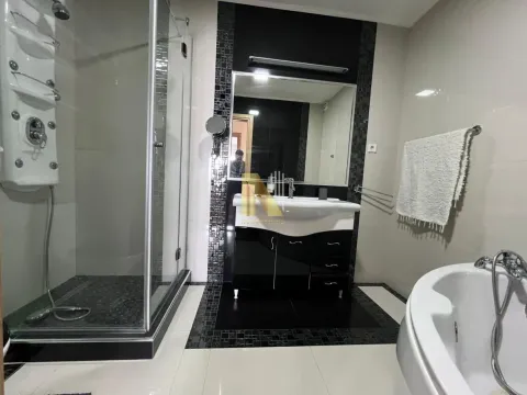 Izdavanje, četvorosoban stan, 102m², Bulevar Evrope, Novi Sad Sve Podlokacije - image 10