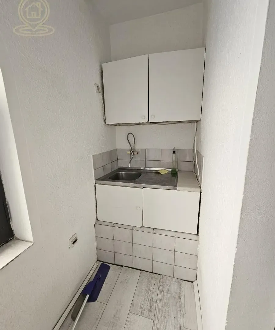Rent, office space, 180m², Centar, Kragujevac