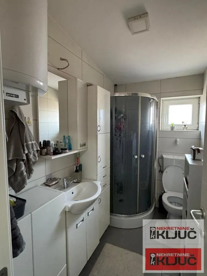 Prodaja, trosoban stan, 69m², Veternik, Novi Sad Sve Podlokacije