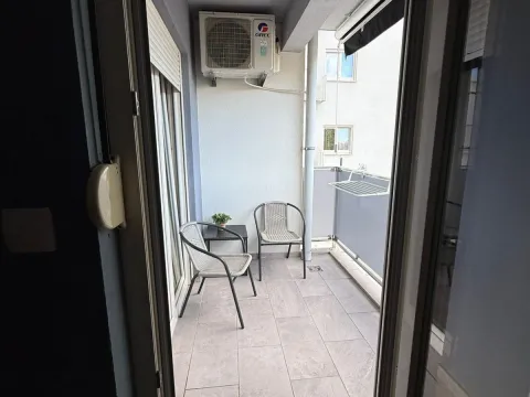 Prodaja, dvosoban stan, 72m², Centar, Bar - image 10