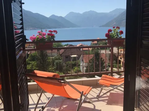 Sale, two bedroom apartment, 67m², Dobrota, Kotor - image 3