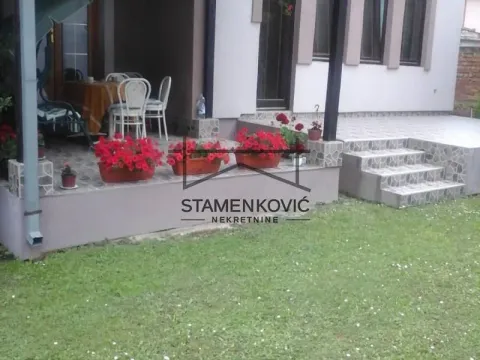 Prodaja, kuća, 250m², Novo naselje, Novi Sad - image 15