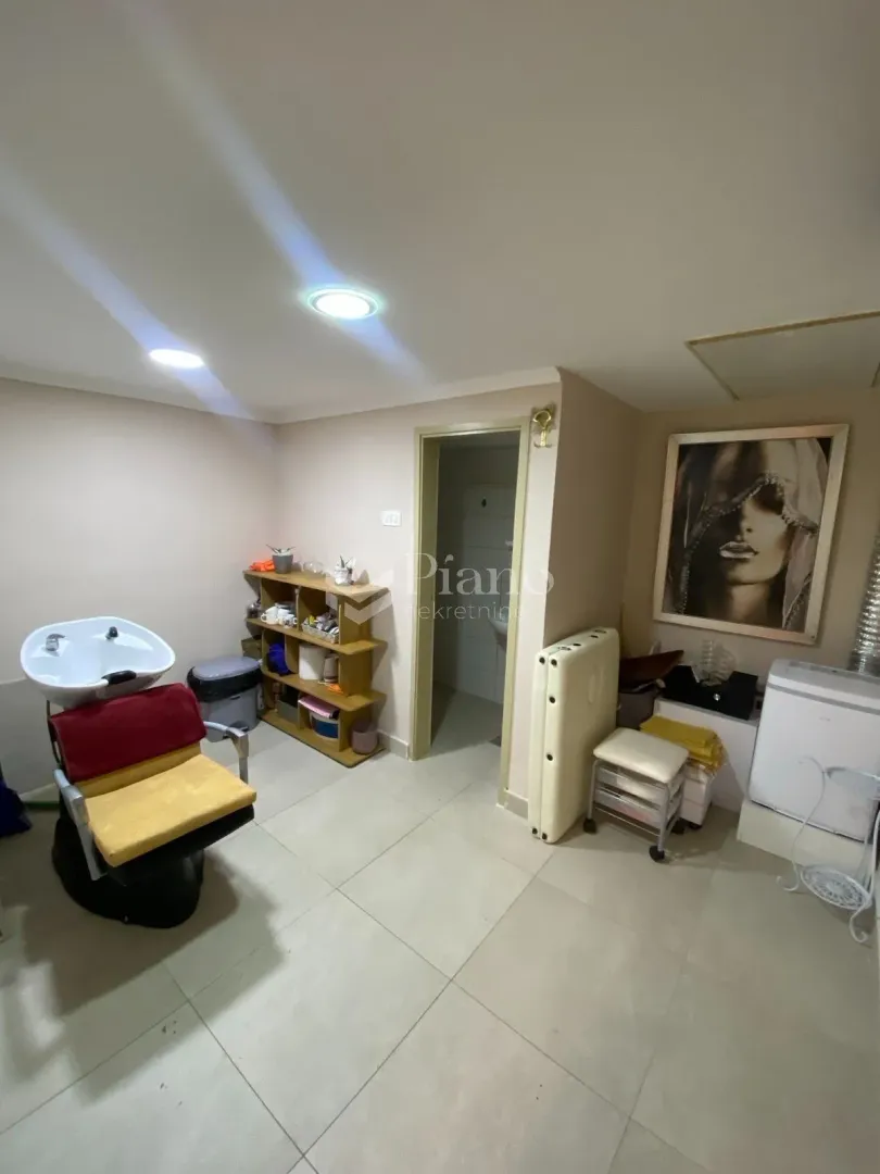 Izdavanje, poslovni prostor, 35m², Pejton, Podgorica