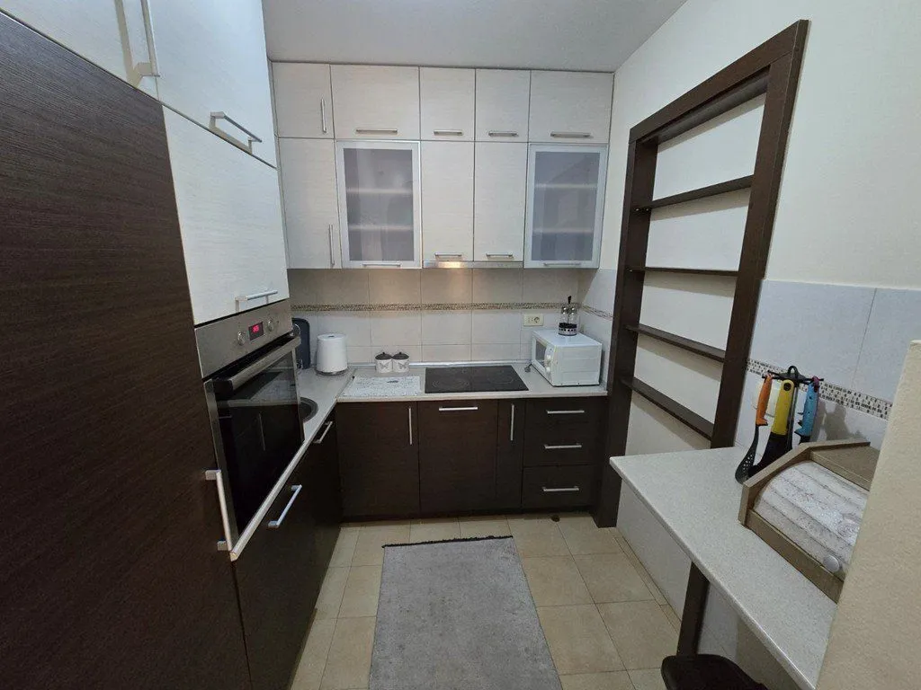 Izdavanje, dvosoban stan, 70m², Stari Aerodrom, Podgorica