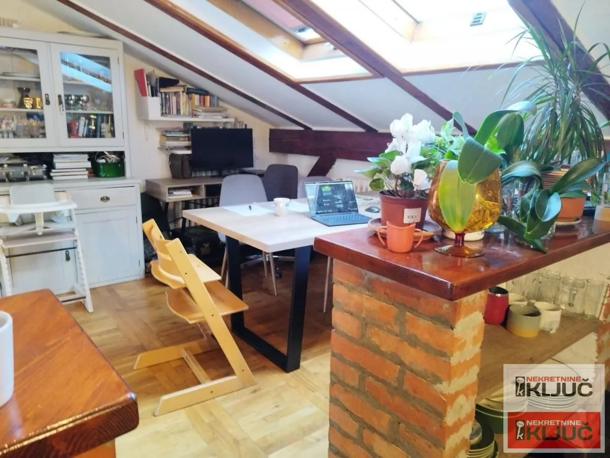 Prodaja, trosoban stan, 76m², Novo naselje, Novi Sad