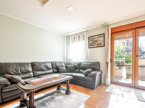 Sale, two bedroom apartment, 71m², Tivat, Crna Gora - image 10