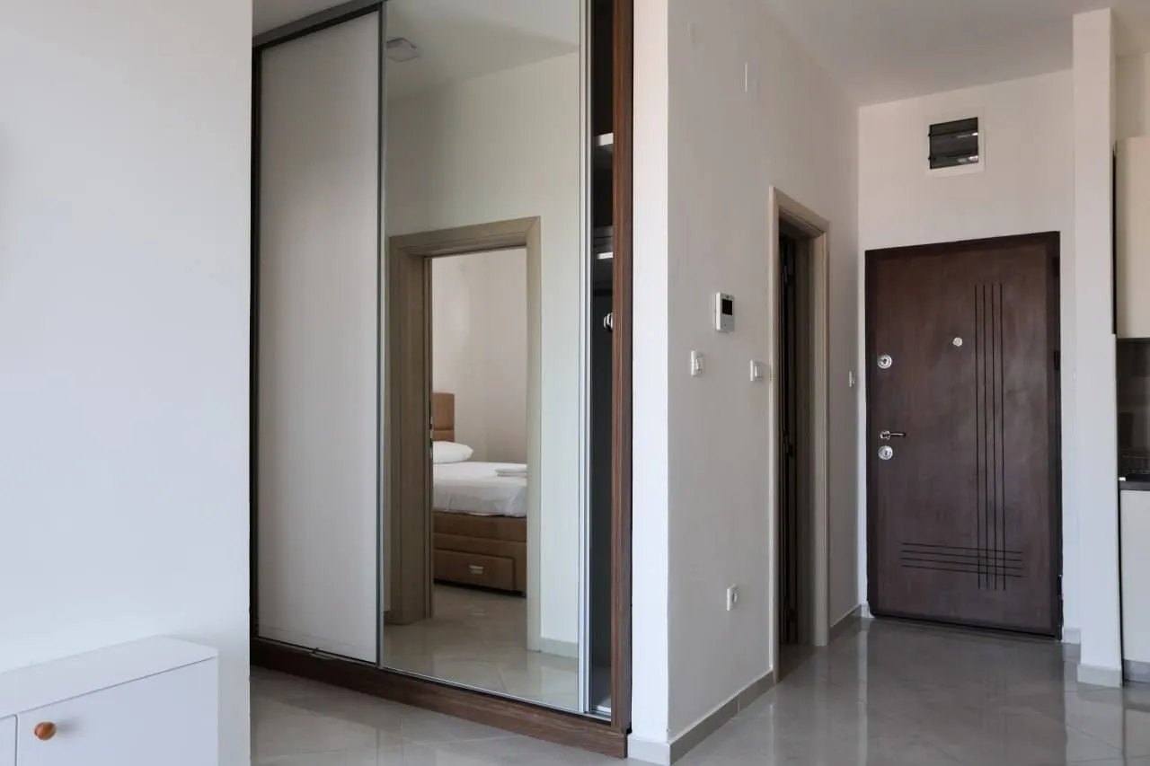 Rent, one bedroom apartment, 42m², Bečići, Budva