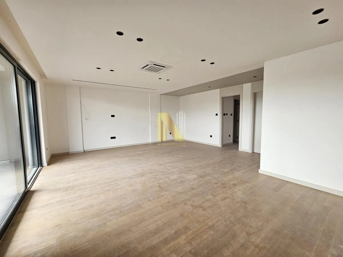 Prodaja, stan, 221m², Bulevar patrijarha Pavla, Novi Sad Sve Podlokacije