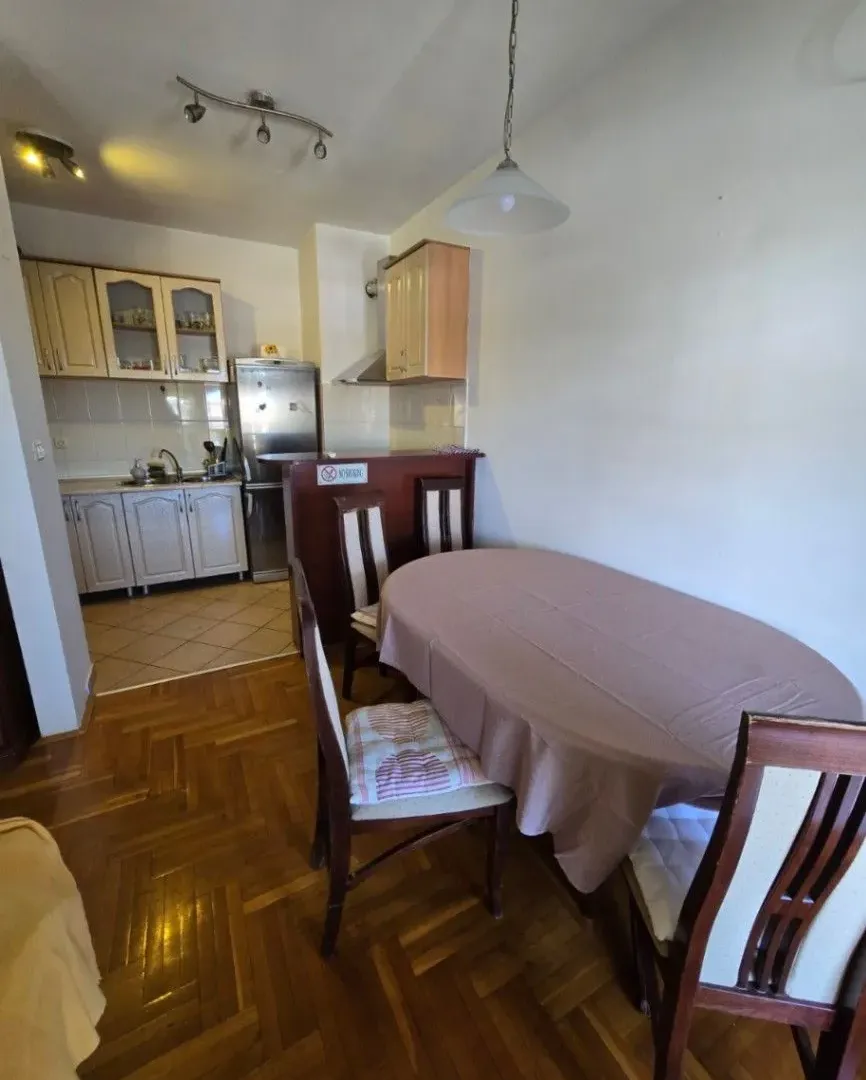 Izdavanje, dvosoban stan, 48m², Podgorica, Crna Gora